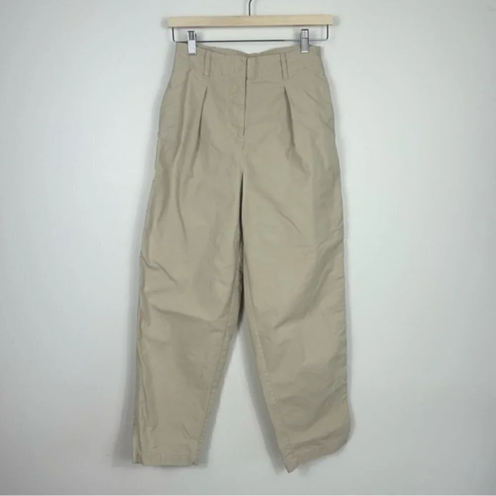 Aritzia Wilfred Free Day-Off Pant High-waisted, pleated pants 4 - Picture 4 of 7